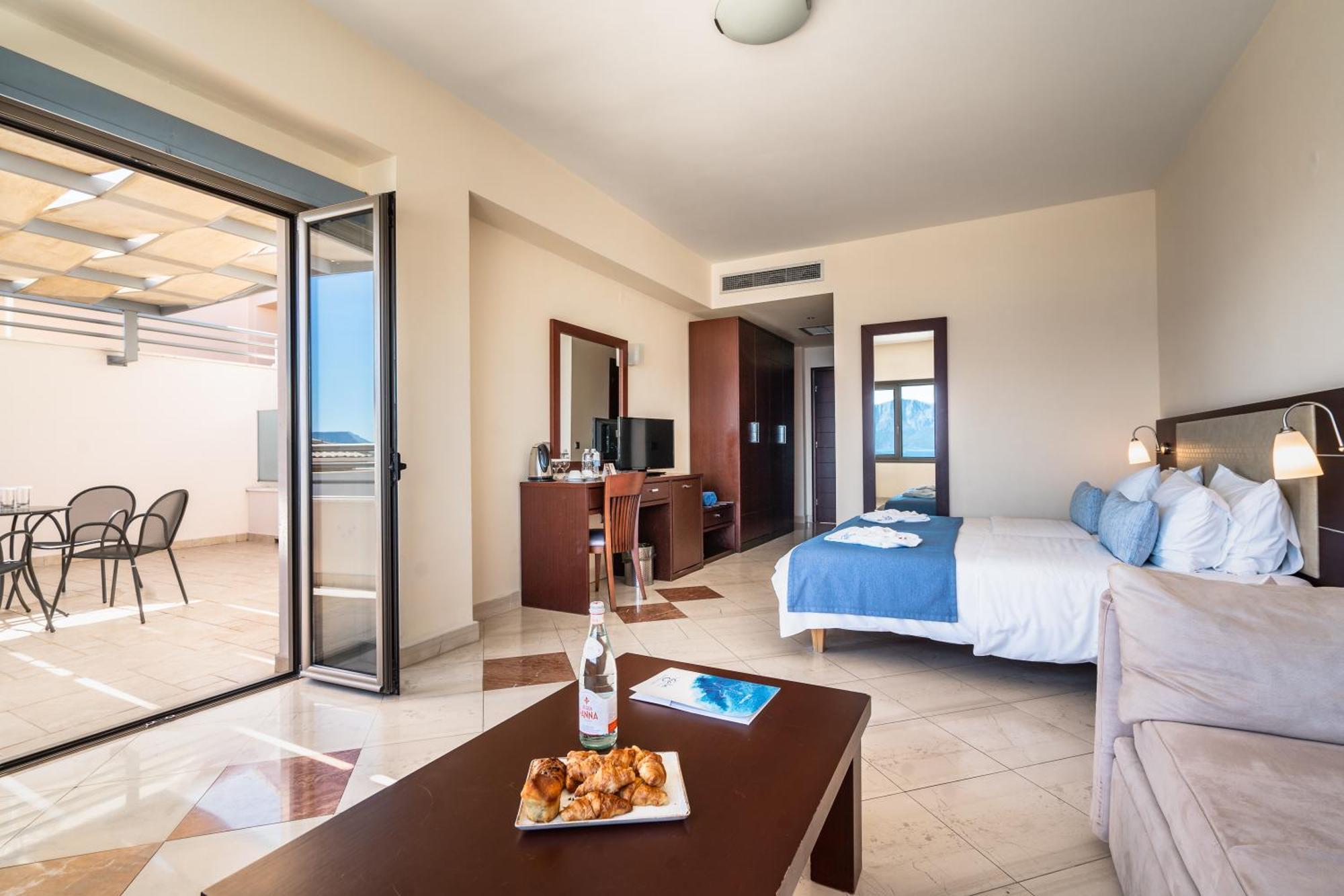 Porto Galini Seaside Resort & Spa Никиана Экстерьер фото A typical hotel room