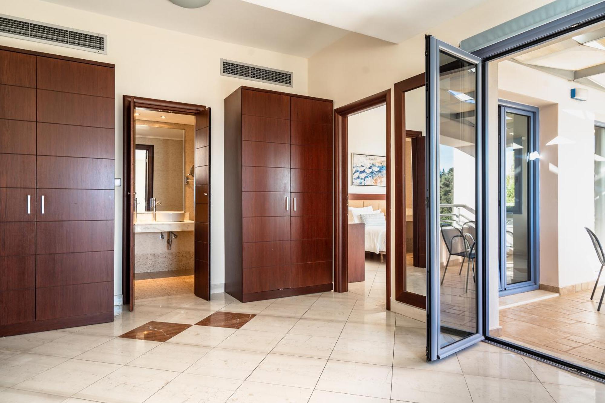 Porto Galini Seaside Resort & Spa Никиана Экстерьер фото Interior doors