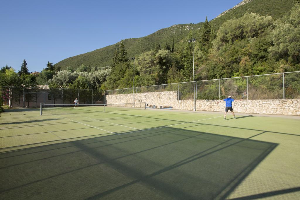 Porto Galini Seaside Resort & Spa Никиана Экстерьер фото Tennis courts at the resort