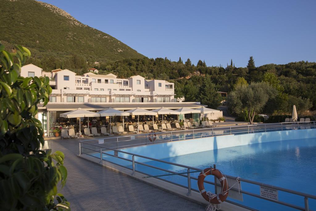 Porto Galini Seaside Resort & Spa Никиана Экстерьер фото The hotel's pool